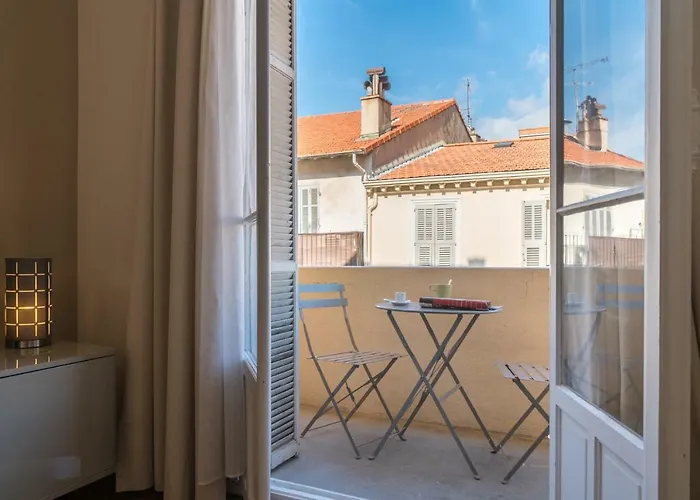 Spacious One Bedroom - Great Location!